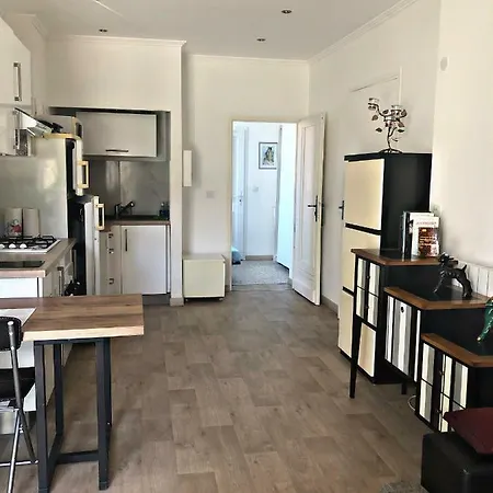 Les Tamaris Apartment *