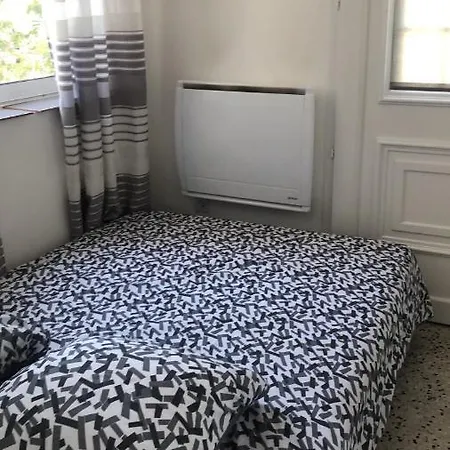 Les Tamaris